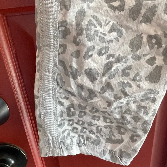 Nostalgia Gray Leopard Print Pants - Picture 4 of 9
